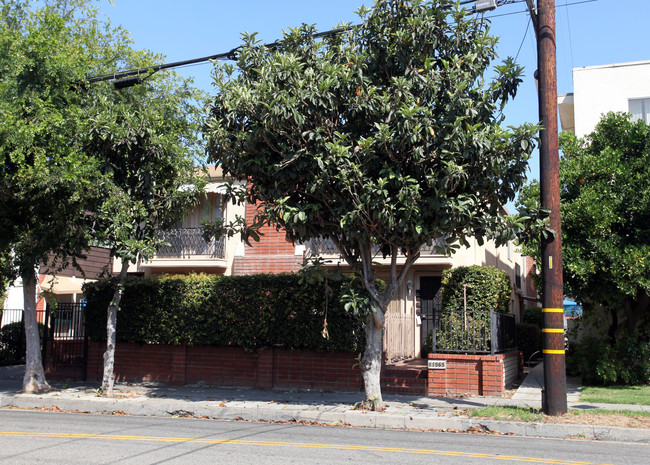 11565 Ohio Ave in Los Angeles, CA - Building Photo - Building Photo