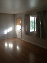 1044 Washington in Los Banos, CA - Building Photo - Building Photo