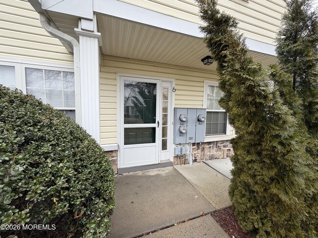 property at 6 Nashville Ct