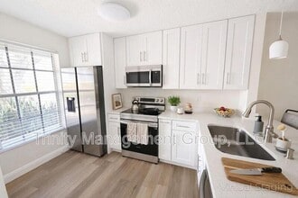 2844 Westmoreland Ct in New Port Richey, FL - Building Photo - Building Photo