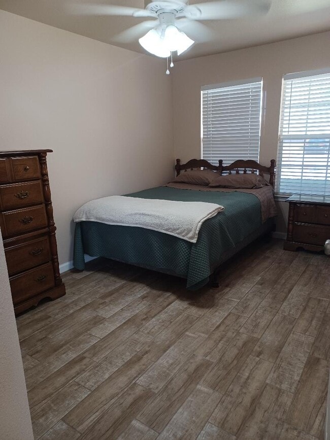 103 Brock Cv, Unit Room #1
