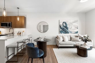 Hew at 1515 in Boston, MA - Foto de edificio - Building Photo