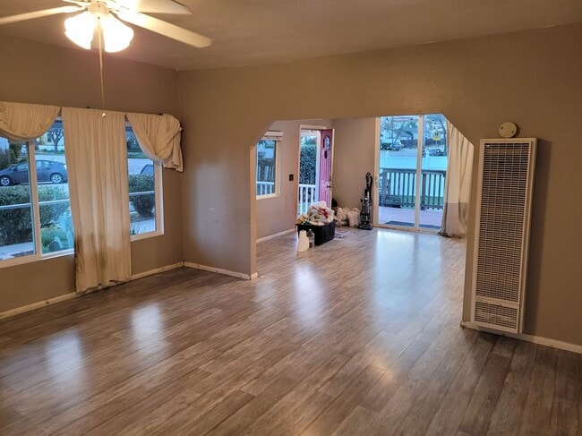 605 18th St in Paso Robles, CA - Foto de edificio - Building Photo