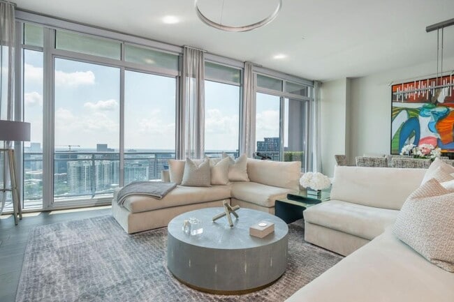 property at 1065 Peachtree St NE