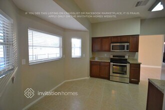 11224 Moonvalley Way in Tampa, FL - Foto de edificio - Building Photo