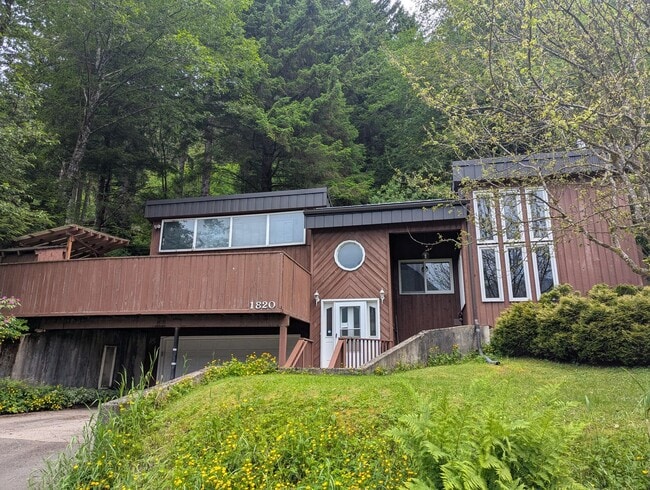 property at 1820 Wickersham Ave