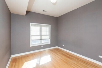 811 W Superior St in Chicago, IL - Building Photo - Building Photo