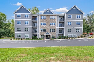 303 Bridgeport Ave in Shelton, CT - Building Photo - Building Photo