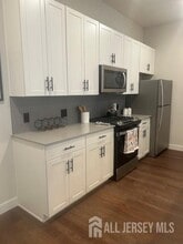 5205 Drwal Pl in Sayreville, NJ - Building Photo - Building Photo