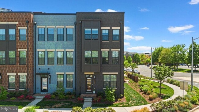 property at 12998 Hattontown Square