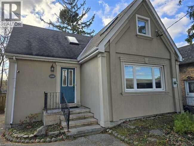 property at 1568 Cawthra Ct