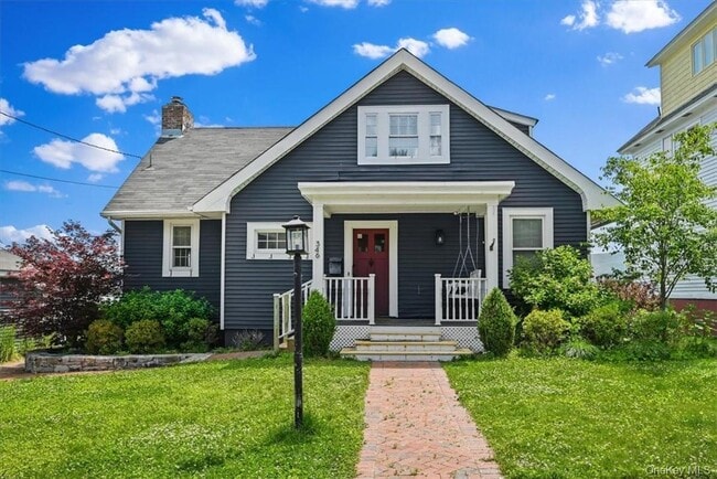 346 N Montgomery St in Newburgh, NY - Building Photo - Building Photo