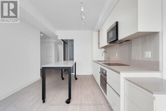 39 Mary St in Barrie, ON - Building Photo - Building Photo