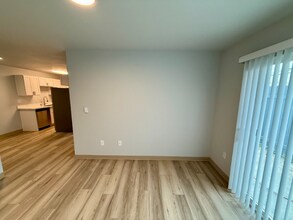 1725 SW Barton St in Seattle, WA - Building Photo - Building Photo