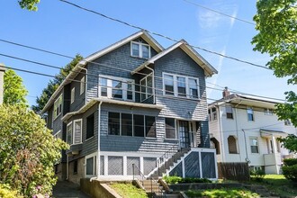 48 South Crescent Circuit, Unit 2 in Boston, MA - Building Photo - Building Photo