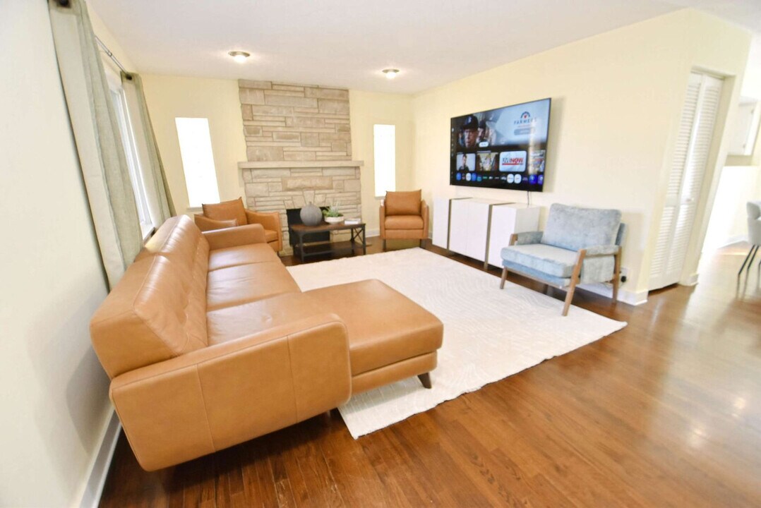 426 E Pokagon St in South Bend, IN - Building Photo