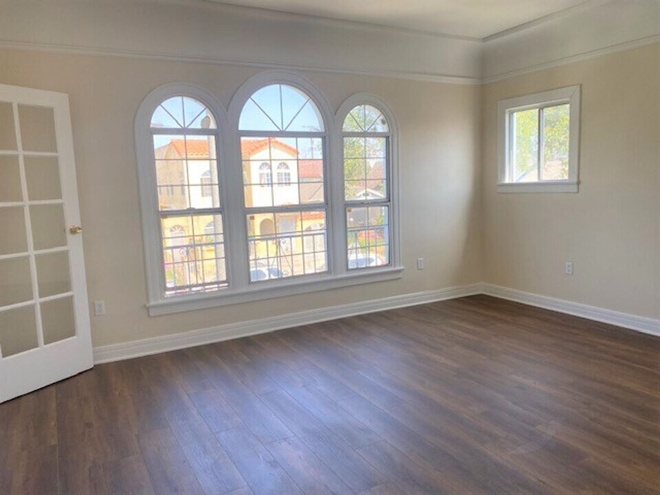 2446 Cincinnati St in Los Angeles, CA - Building Photo
