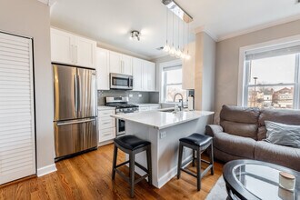 3214 W Berteau Ave in Chicago, IL - Building Photo - Building Photo