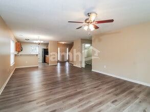 56 Sandy Pointe Dr in Bluffton, SC - Foto de edificio - Building Photo