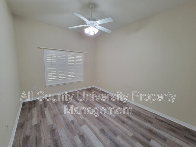8590 SW 10th Rd