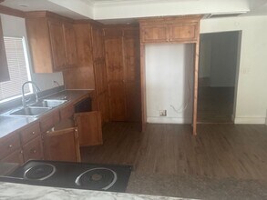 209 W Park St in Sulphur Springs, TX - Building Photo - Building Photo