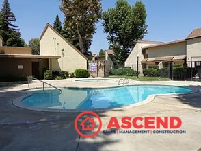 4901 Belle Ter in Bakersfield, CA - Building Photo - Building Photo