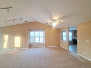 2940 Heatherwood Dr in Schaumburg, IL - Building Photo - Building Photo