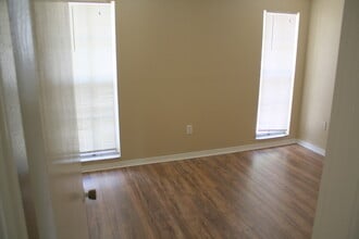 3243 Seven Springs Blvd in New Port Richey, FL - Building Photo - Building Photo