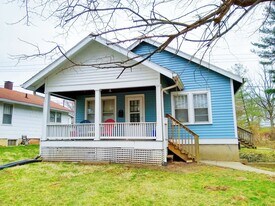 213 S Clark St in Bloomington, IN - Building Photo