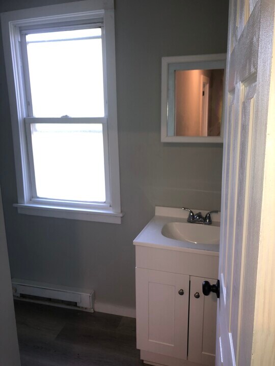 48 E Shawnee Ave in Plymouth, PA - Building Photo
