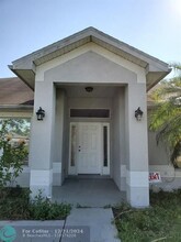 2815 SE Cabana Ln in Port St. Lucie, FL - Building Photo - Building Photo