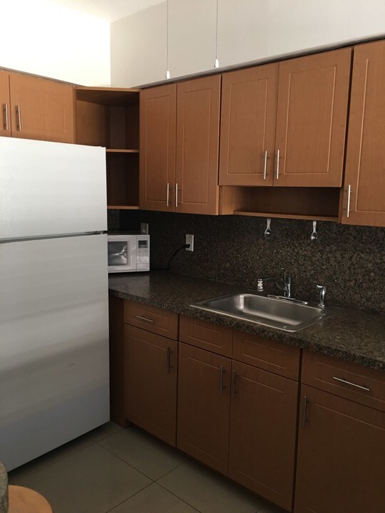 857 81st St in Miami Beach, FL - Building Photo