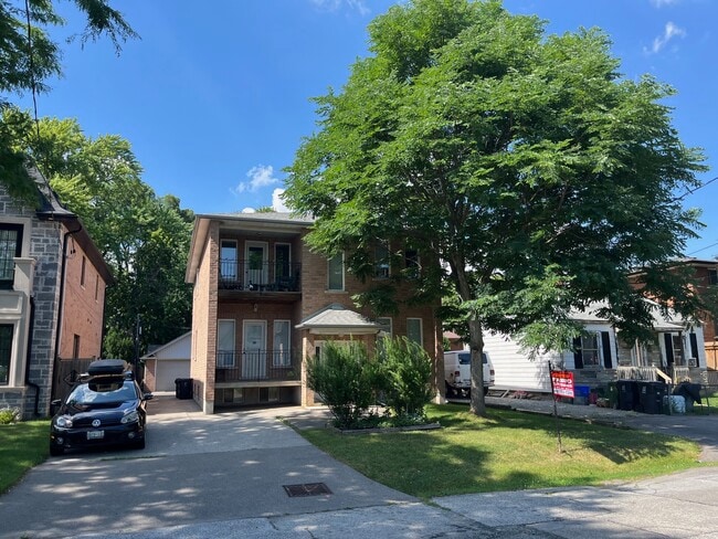 property at 52 Jellicoe Av