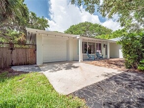 912 Jasmine Ln in Vero Beach, FL - Building Photo - Building Photo
