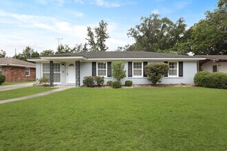 517 San Anton Dr in Savannah, GA - Foto de edificio - Building Photo