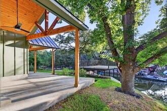 308 Mountain View in Sunrise Beach Village, TX - Building Photo - Building Photo