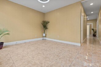 213 Maple Ave in Irvington, NJ - Building Photo - Building Photo