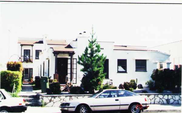 945 W 9th St in San Pedro, CA - Foto de edificio