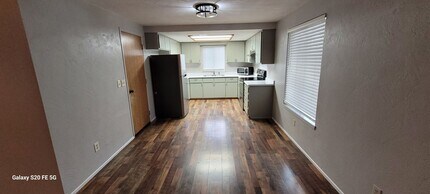 2731 Jim Cir in White City, OR - Building Photo - Building Photo