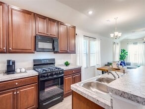 The Village at Caney Mills in Conroe, TX - Foto de edificio - Building Photo