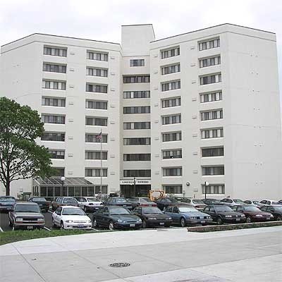 Lincoln Towers in Bloomington, IL - Building Photo