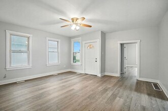 1711 McLain St in Dayton, OH - Building Photo - Building Photo
