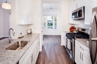 Jefferson Somerset Park in Leesburg, VA - Building Photo - Building Photo