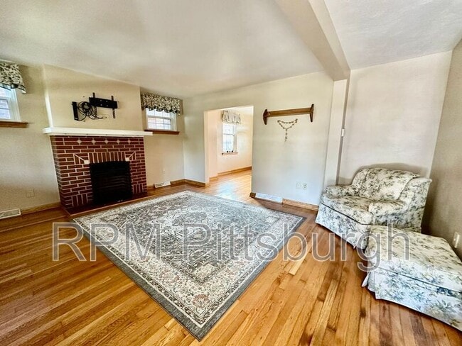 1130 Downlook St in Pittsburgh, PA - Building Photo - Building Photo