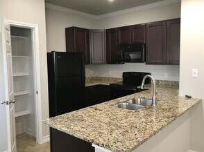 8315 Breezy Cv in Selma, TX - Building Photo - Building Photo