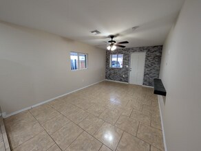 6533 E Arbor Ave in Mesa, AZ - Foto de edificio - Building Photo