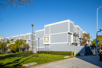 Loren Miller Homes in San Francisco, CA - Building Photo - Building Photo