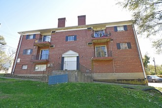 2323 Beechmont Ave in Cincinnati, OH - Building Photo - Other