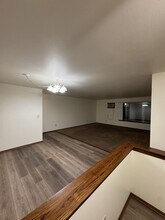 9112 W Dixon St in Milwaukee, WI - Building Photo - Building Photo