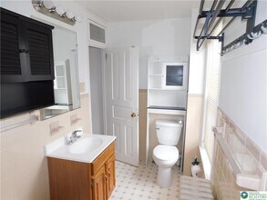 220 Locust St in Coopersburg, PA - Building Photo - Building Photo